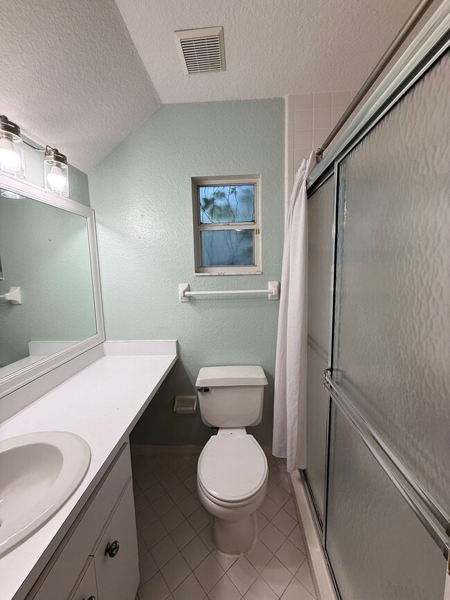Building Photo - Adorable Two Story 2/2 Townhome in College...
