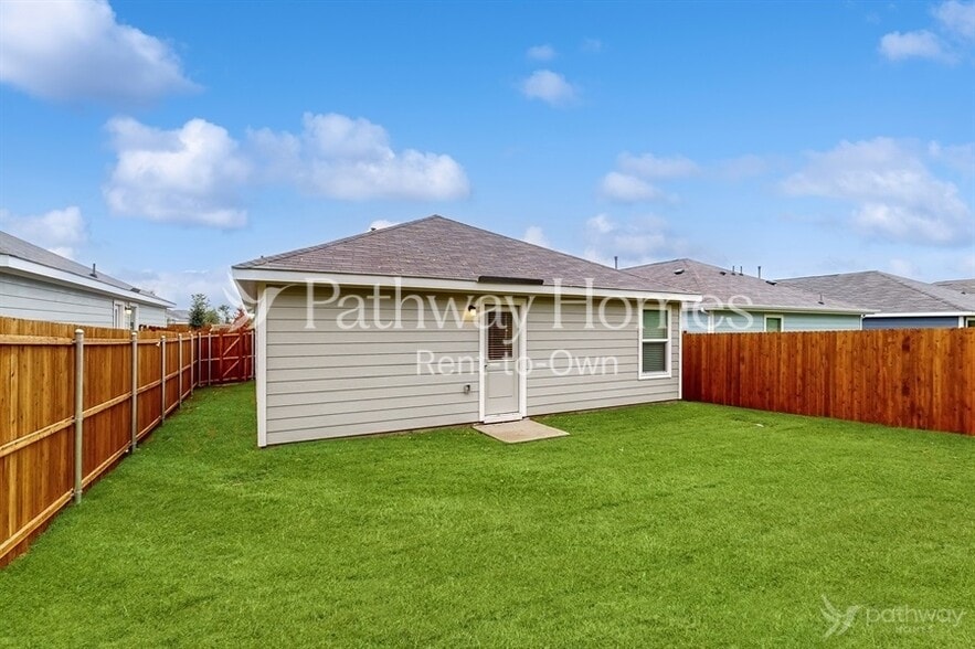 Building Photo - 8809 Red Fox Trl