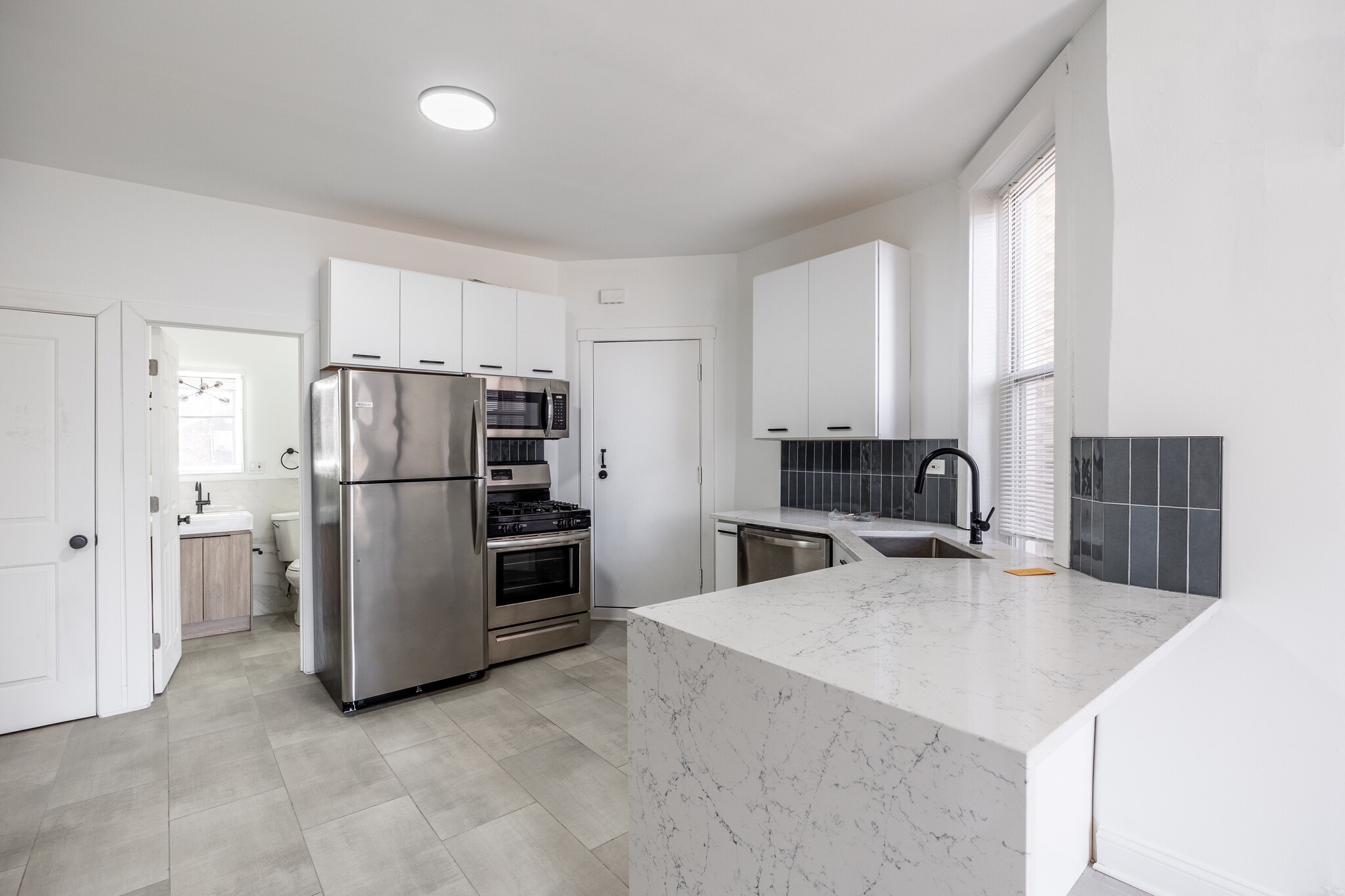 Building Photo - 1841 N Kedzie Ave