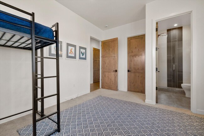 Building Photo - Tetherow Luxury 4 Bedroom Home