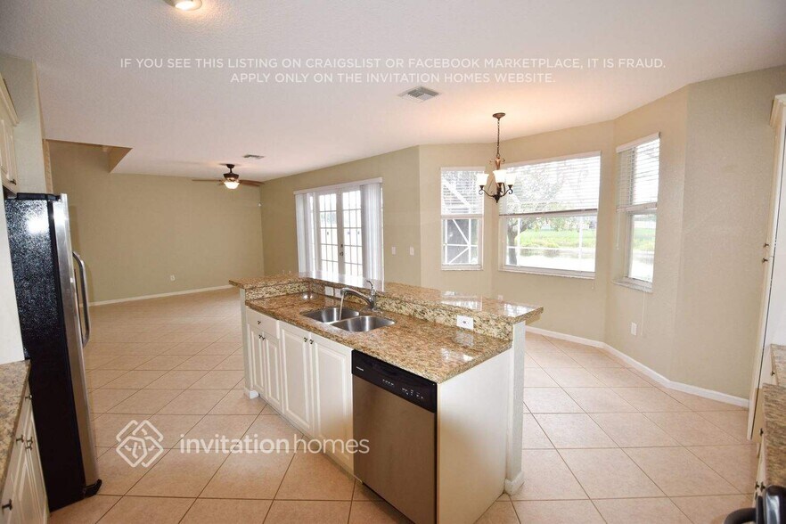 Building Photo - 7594 Oak Grove Cir