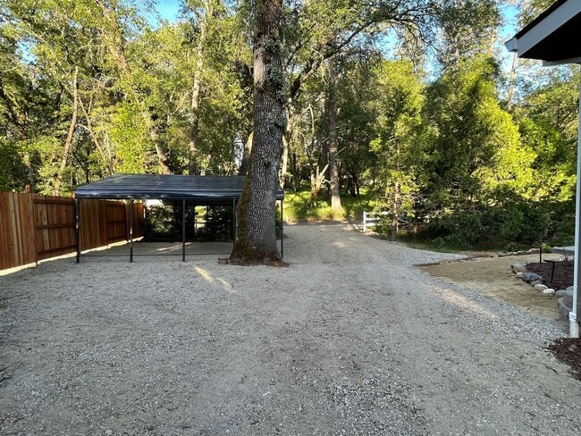 Building Photo - LAKE COMBIE ACCESS. Brand New 3-Bedroom Ho...