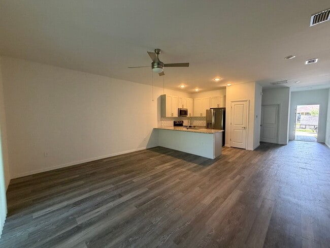 Building Photo - 615 SE 8th St