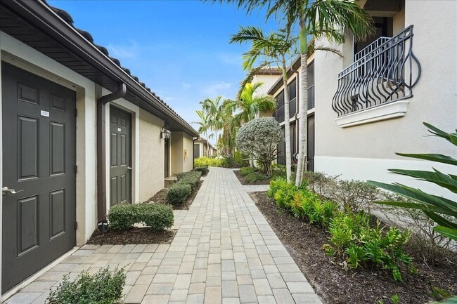 Building Photo - 5527 Palmer Cir