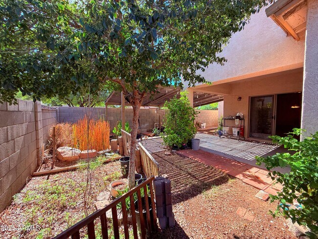 Building Photo - 7911 S 50th Ln