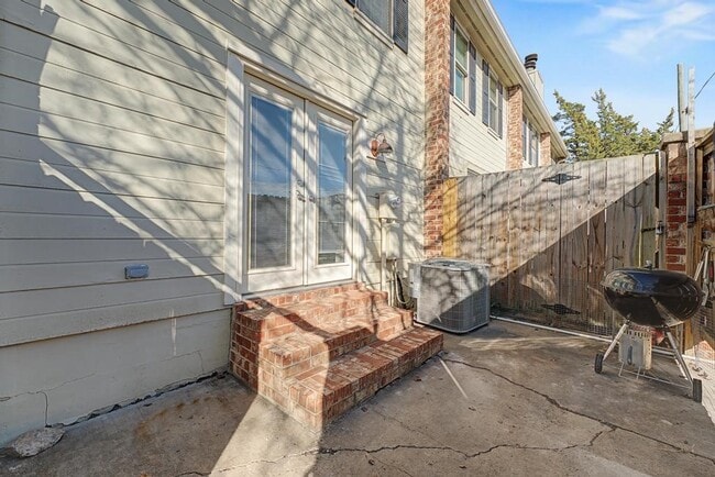 Building Photo - 298 W Mountain St