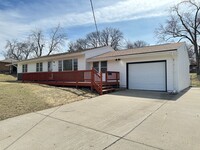 Building Photo - 3 Bedroom Ranch South Side for Rent