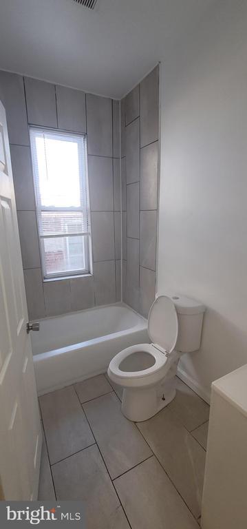 Building Photo - 423 N 52nd St