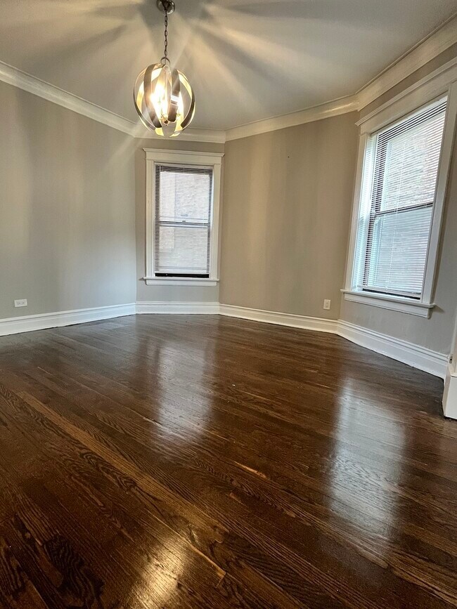 Building Photo - 7421 S Eberhart Ave