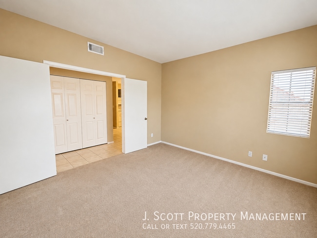 Building Photo - 930 N Mesa Dr