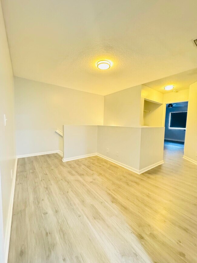 Building Photo - 77 Fairways Ln