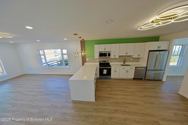 Building Photo - 318 W Main St