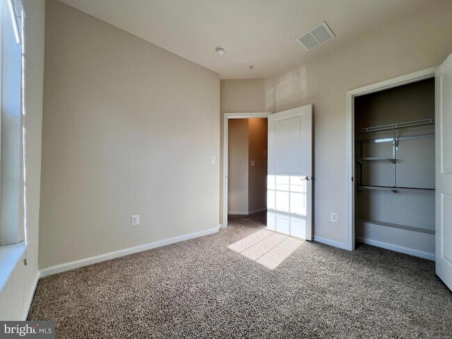 Building Photo - 22730 Autumn Breeze Ave