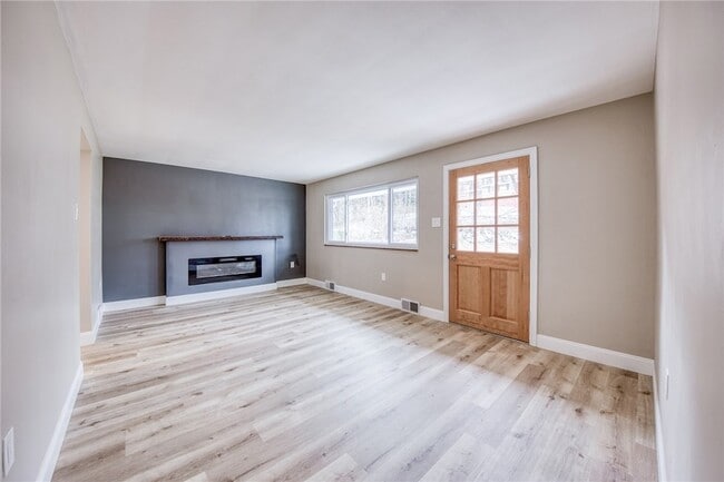 Building Photo - 2158 Reis Run Rd