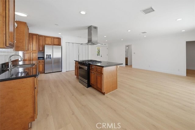 Building Photo - 24324 Victory Blvd