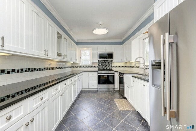 Building Photo - 31 Shawnee Rd