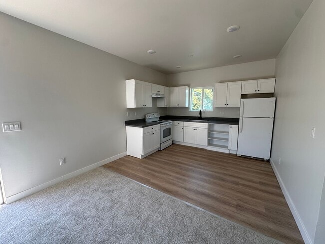 Building Photo - BRAND NEW 2 Bedroom upstairs apartment in ...