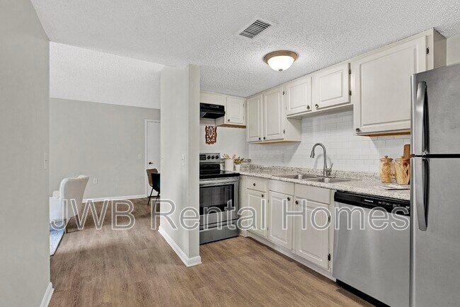 Building Photo - 10825 Key Haven Blvd