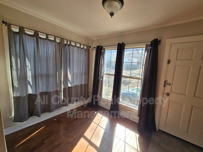 Building Photo - 3126 Rockmeade Dr