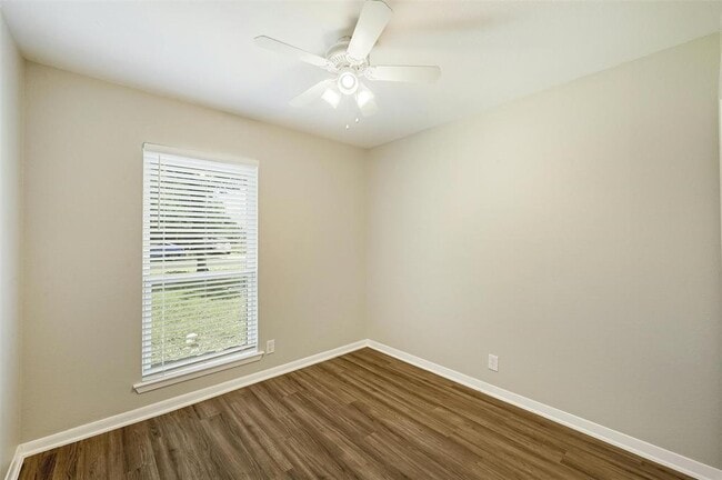 Building Photo - 8527 Maine Dr