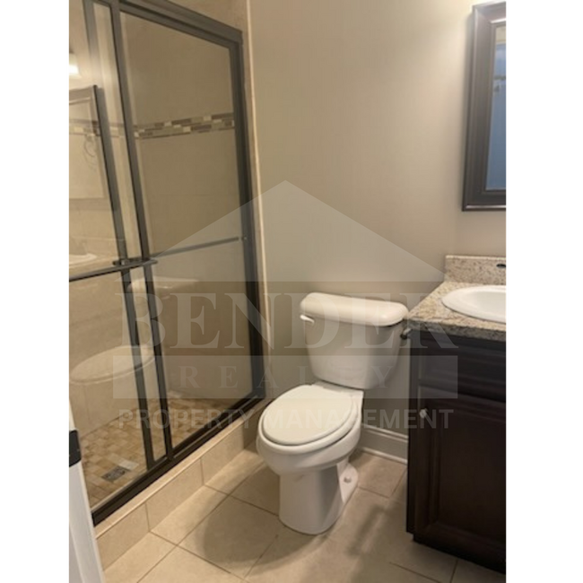 Building Photo - BEAUTIFUL TOWNHOME