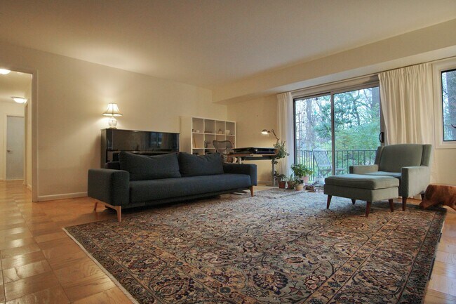 Building Photo - Stunning 2-Bed, 2-Bath Condo in Award-Winning Parkside Community!