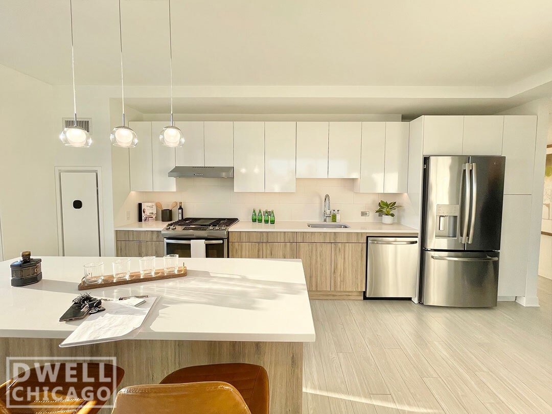 Building Photo - 2337 N Lincoln Ave