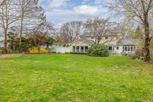 Building Photo - 44 Frazer Dr