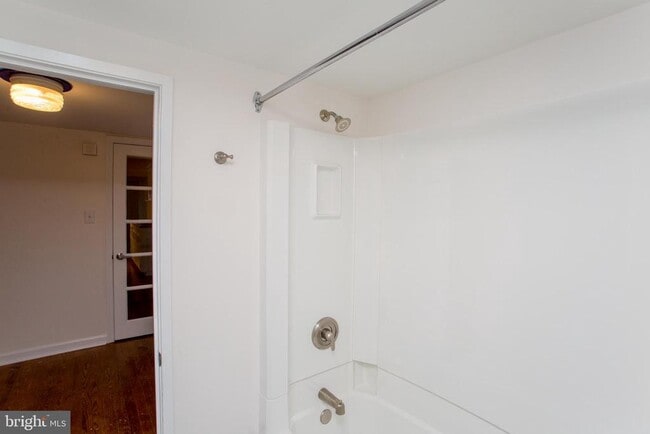 Building Photo - 67 Ferry St