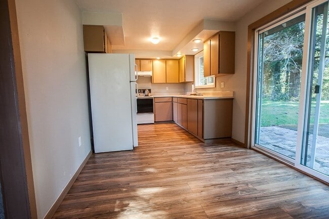 Building Photo - 95 Rattlesnake Rd