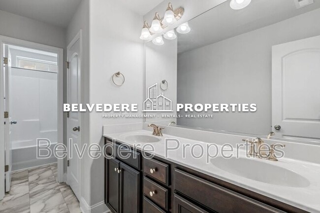 Building Photo - 5749 Marblehead Dr