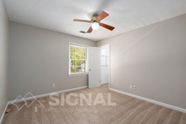 Building Photo - 6232 Sioux Ln