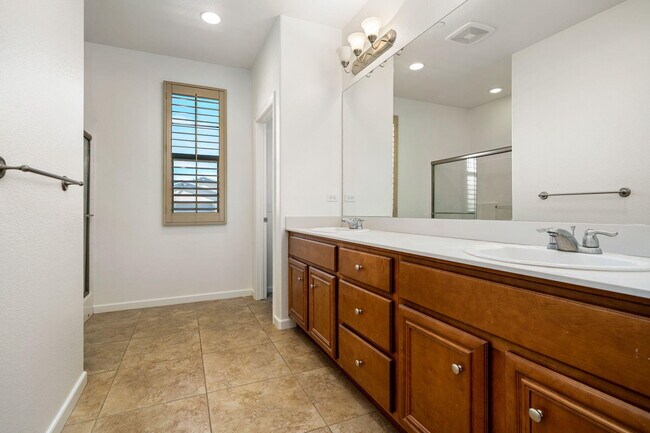 Building Photo - 73771 Picasso Dr