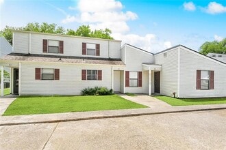 Building Photo - 23 Birdie Dr