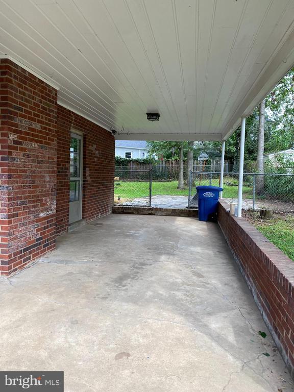 Building Photo - 3137 Creswell Dr