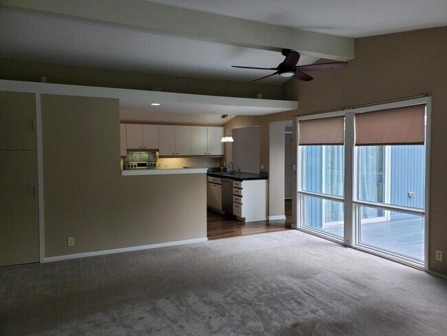 Building Photo - 413 Riverview Dr