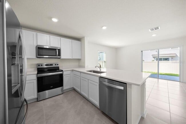 Building Photo - 6584 SW 81st Loop