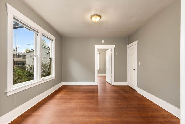 Building Photo - 2106 Dexter Ave N