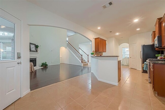 Building Photo - 1924 Honey Laurel Dr