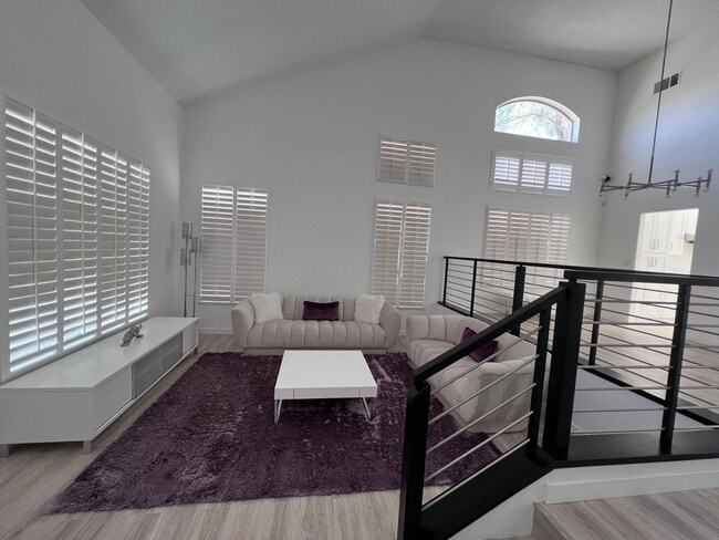 Building Photo - Summerlin 5 Bedroom with a Swimming Pool