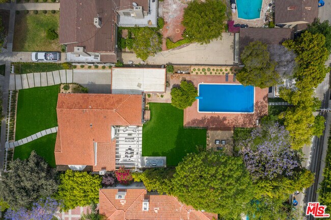 Building Photo - 712 N Rodeo Dr