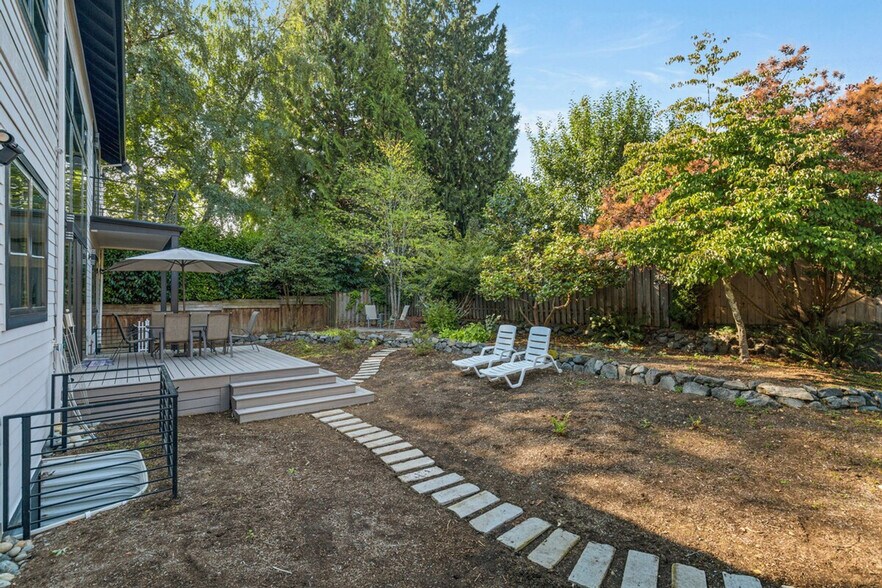 Building Photo - 115 110th Pl SE