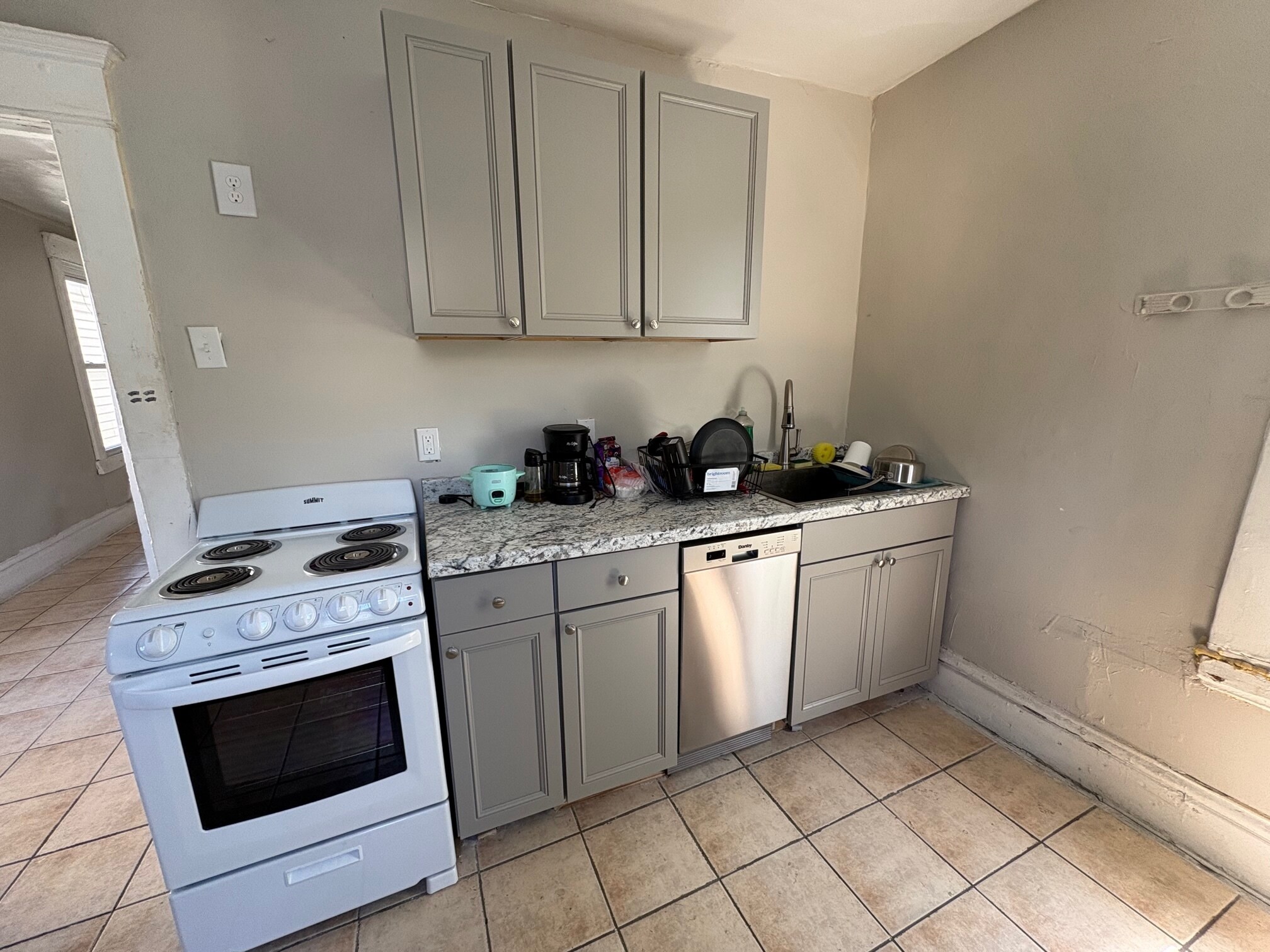 Building Photo - 207 Dunseith St