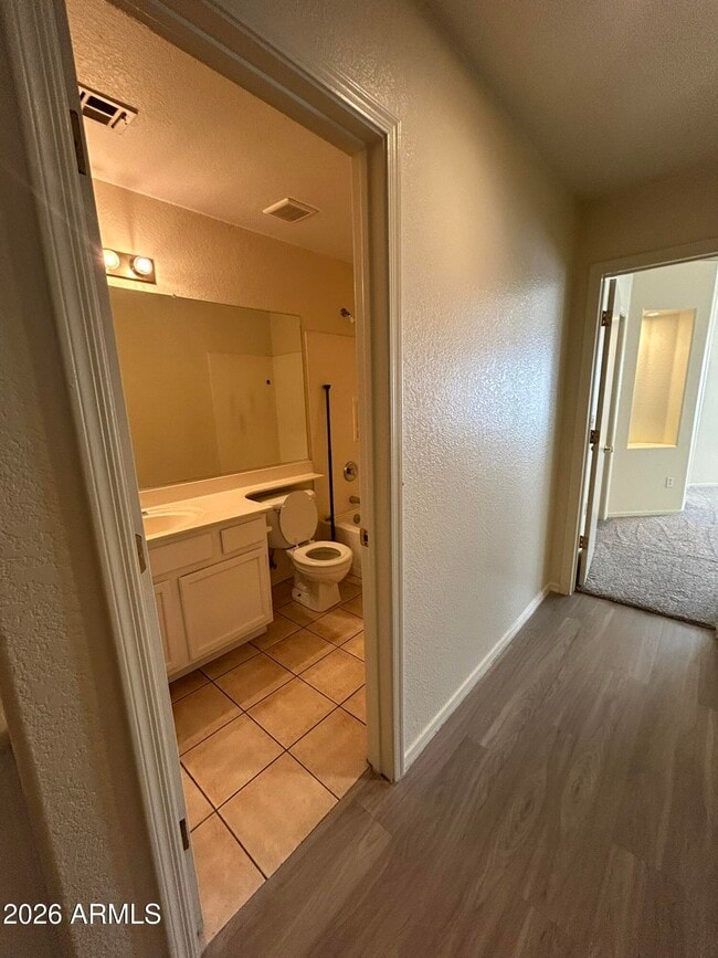 Building Photo - 51 N Del Pueblo Pl