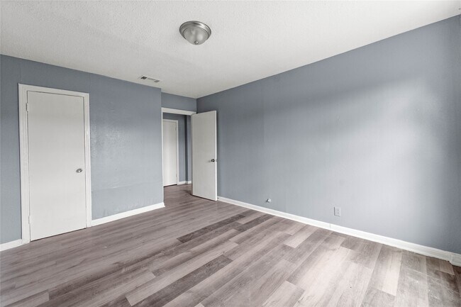 Building Photo - 209 Hyta St