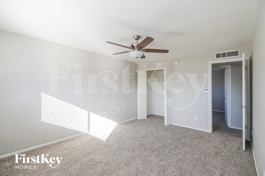 Building Photo - 4647 W Keim Dr