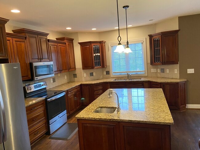 Building Photo - 100 Beacon Hill Pl