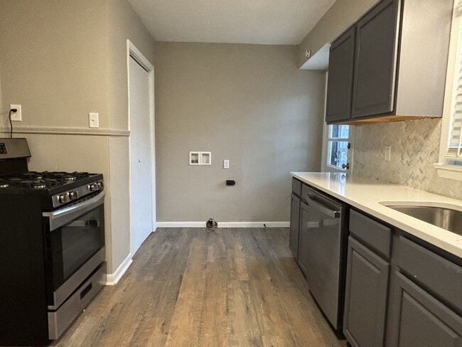 Building Photo - 4414 Kingsley Dr