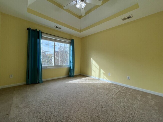 Building Photo - 2043 Covered Bridge Ct