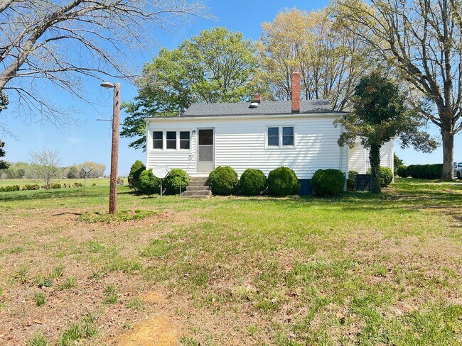 Building Photo - Location, Community, Quality Living. It Starts Here!